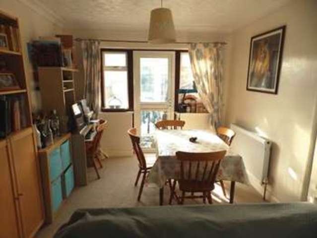  Image of 3 bedroom Semi-Detached house to rent in Malvern Road Swindon SN2 at Malvern Road Gorse Hill Swindon, SN2 1AU