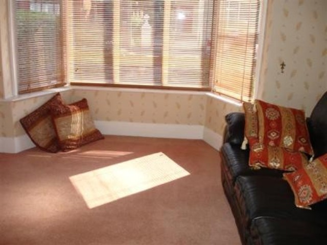  Image of 3 bedroom Semi-Detached house to rent in Manor Avenue Fulwood Preston PR2 at Manor Avenue Fulwood Preston, PR2 8DN