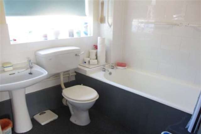  Image of 2 bedroom Maisonette to rent in Manor Gardens Stechford Birmingham B33 at Birmingham, B33 8PS