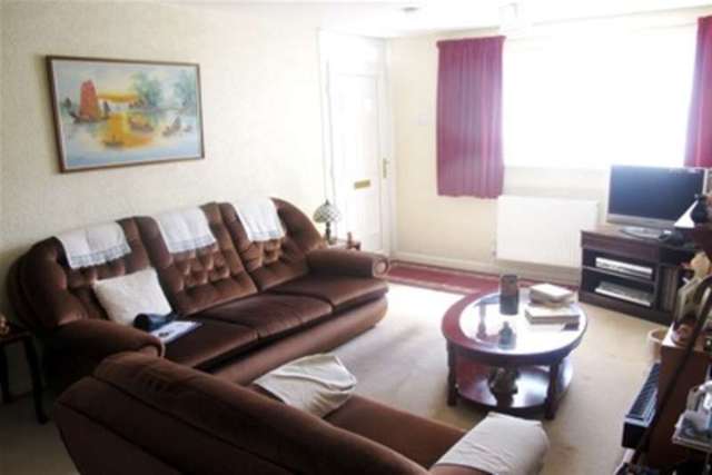  Image of 2 bedroom Maisonette to rent in Manor Gardens Stechford Birmingham B33 at Birmingham, B33 8PS