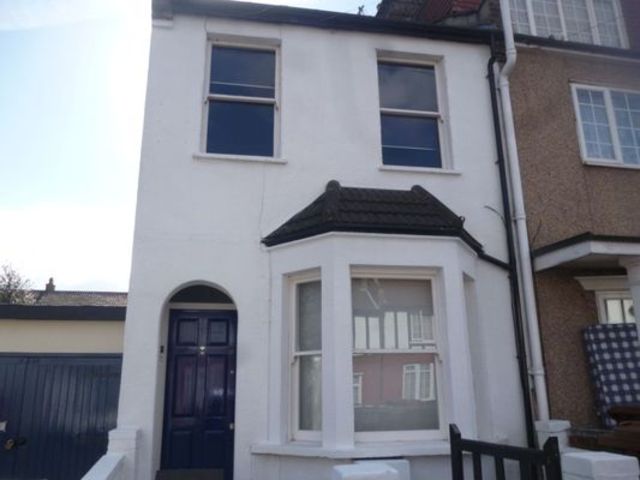  Image of 2 bedroom Semi-Detached house to rent in Manor Road London E17 at Manor Road  Walthamstow, E17 5RZ