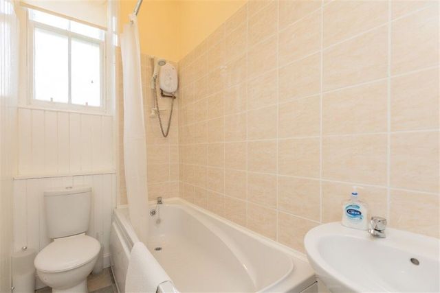  Image of 2 bedroom Flat to rent in Marchmont Road Edinburgh EH9 at Marchmont Edinburgh Edinburgh, EH9 1HU