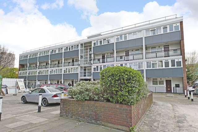 Image of 5 bedroom Apartment for sale in Marchwood Close London SE5 at Marchwood Close Camberwell London, SE5 7EX