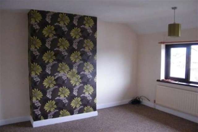  Image of 3 bedroom Semi-Detached house to rent in Mayfield Place West Trent Vale Stoke-on-Trent ST4 at Stoke-on-Trent, ST4 6PB