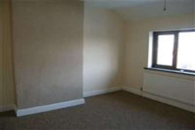  Image of 3 bedroom Semi-Detached house to rent in Mayfield Place West Trent Vale Stoke-on-Trent ST4 at Stoke-on-Trent, ST4 6PB