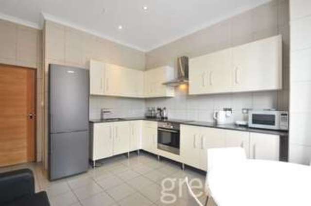  Image of 2 bedroom Flat to rent in Mazenod Avenue London NW6 at West Hampstead London Kilburn, NW6 4LR