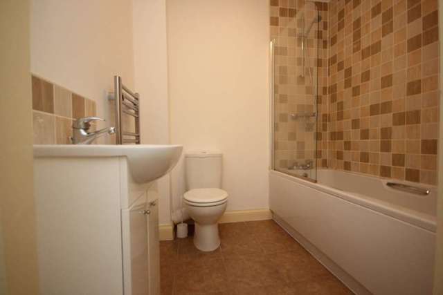  Image of 2 bedroom Apartment to rent in Melbourne Street Stalybridge SK15 at Melbourne Street  Stalybridge, SK15 2JJ