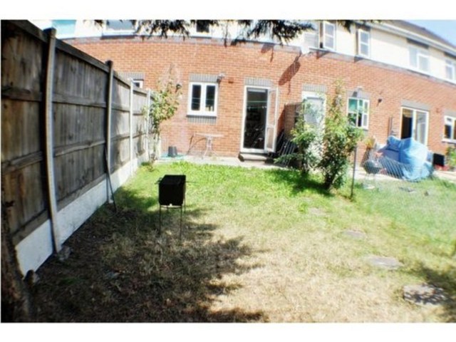  Image of 2 bedroom Flat to rent in Melford Road London E11 at MELFORD ROAD  LEYTONSTONE, E11 4PS