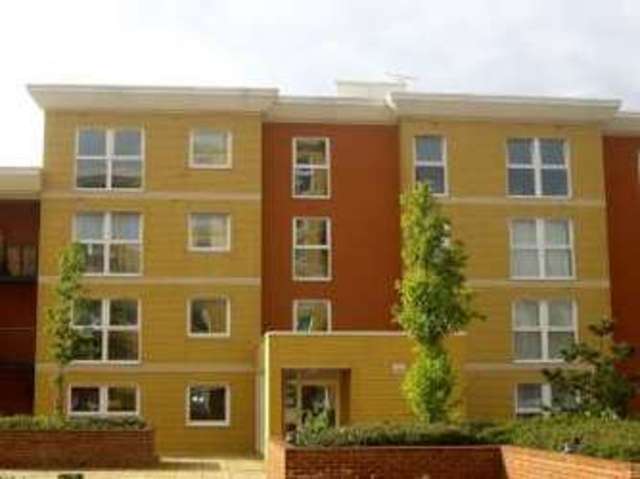  Image of 1 bedroom Apartment to rent in Royal Crescent Ilford IG2 at Memorial Heights Monarch Way Newbury Park, IG2 7JY