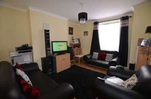  Image of 2 bedroom Flat to rent in Pembury Road London E5 at Pembury Estate  London, E5 8JT