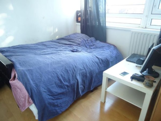  Image of 1 bedroom Flat for sale in Six Acres Estate London N4 at Monksfield Court, Durham Road  Finsbury Park, N4 3PF