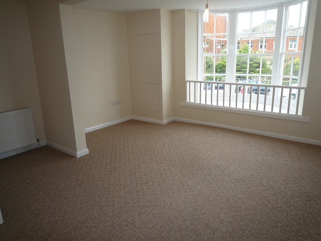  Image of 2 bedroom Flat to rent in Montague Place Worthing BN11 at 14a Montague Place  Worthing, BN11 3BG