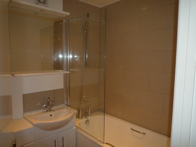  Image of 2 bedroom Flat to rent in Montague Place Worthing BN11 at 14a Montague Place  Worthing, BN11 3BG