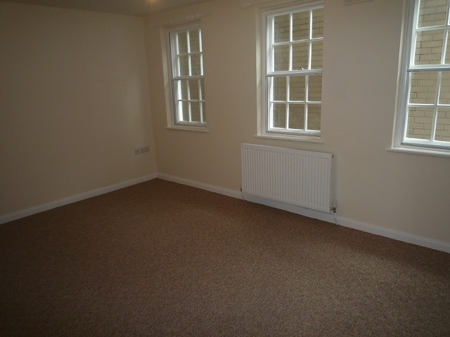  Image of 2 bedroom Flat to rent in Montague Place Worthing BN11 at 14a Montague Place  Worthing, BN11 3BG
