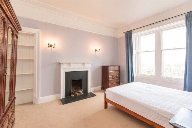  Image of 3 bedroom Flat to rent in Montpelier Terrace Edinburgh EH10 at Bruntsfield Edinburgh Edinburgh, EH10 4NE