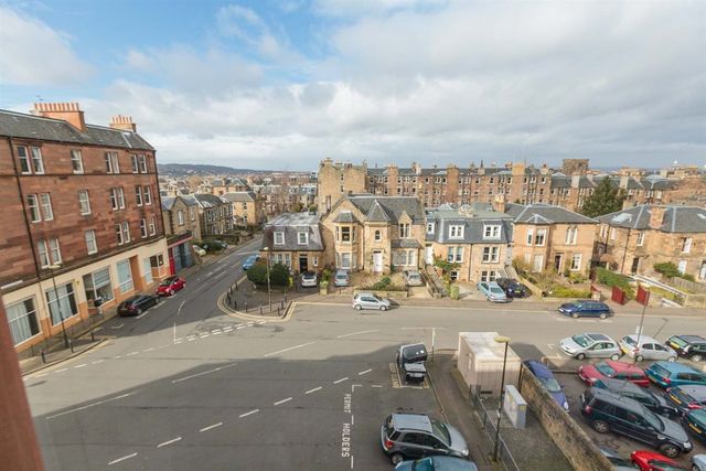  Image of 3 bedroom Flat to rent in Montpelier Terrace Edinburgh EH10 at Bruntsfield Edinburgh Edinburgh, EH10 4NE