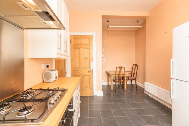  Image of 3 bedroom Flat to rent in Montpelier Terrace Edinburgh EH10 at Bruntsfield Edinburgh Edinburgh, EH10 4NE