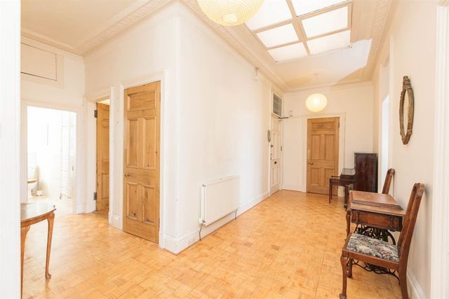  Image of 3 bedroom Flat to rent in Montpelier Terrace Edinburgh EH10 at Bruntsfield Edinburgh Edinburgh, EH10 4NE