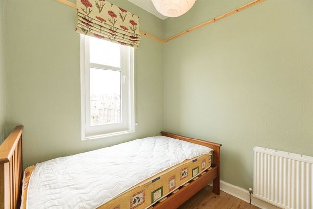  Image of 3 bedroom Flat to rent in Montpelier Terrace Edinburgh EH10 at Bruntsfield Edinburgh Edinburgh, EH10 4NE