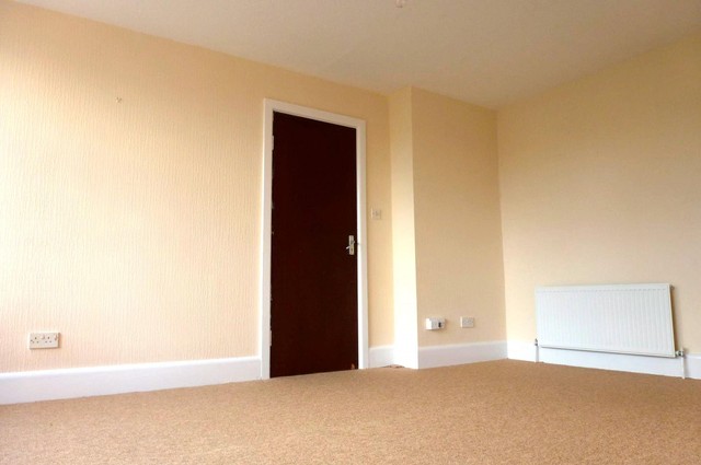  Image of 1 bedroom Apartment to rent in Wimborne Road Moordown Bournemouth BH9 at Moordown  Bournemouth, BH9 2DG