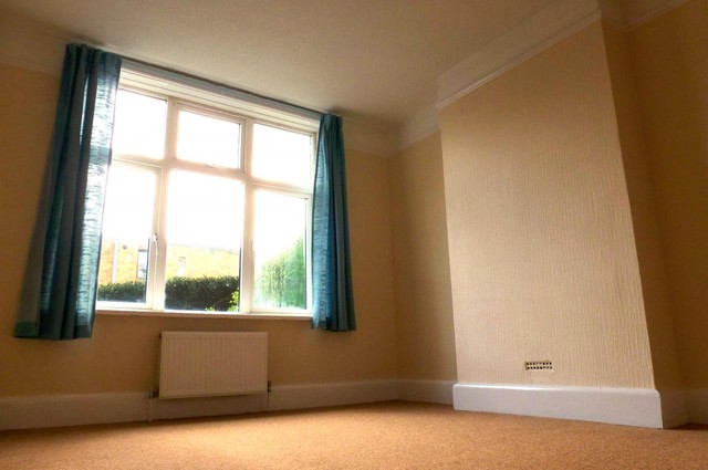  Image of 1 bedroom Apartment to rent in Wimborne Road Moordown Bournemouth BH9 at Moordown  Bournemouth, BH9 2DG