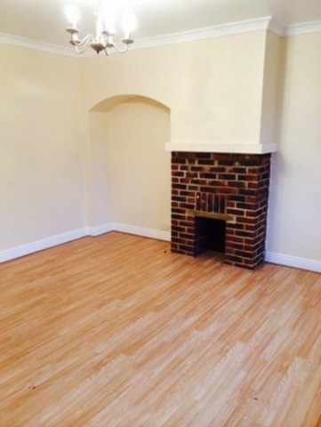  Image of 5 bedroom Terraced house to rent in Bromhall Road Becontree Dagenham RM8 at n-a BROOMHALL ROAD  DAGENHAM, RM8 2BJ