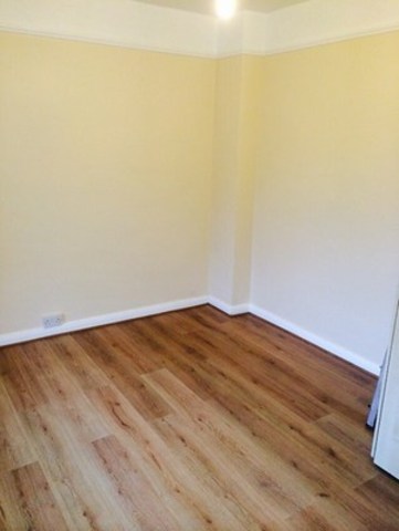  Image of 5 bedroom Terraced house to rent in Bromhall Road Becontree Dagenham RM8 at n-a BROOMHALL ROAD  DAGENHAM, RM8 2BJ