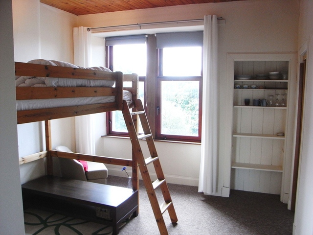  Image of Studio flat to rent in Neilston Road Paisley PA2 at Paisley Renfrewshire Renfrewshire, PA2 6PY