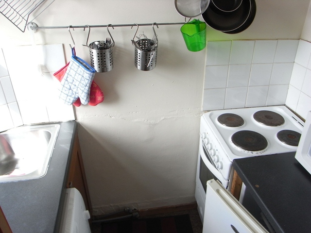  Image of Studio flat to rent in Neilston Road Paisley PA2 at Paisley Renfrewshire Renfrewshire, PA2 6PY