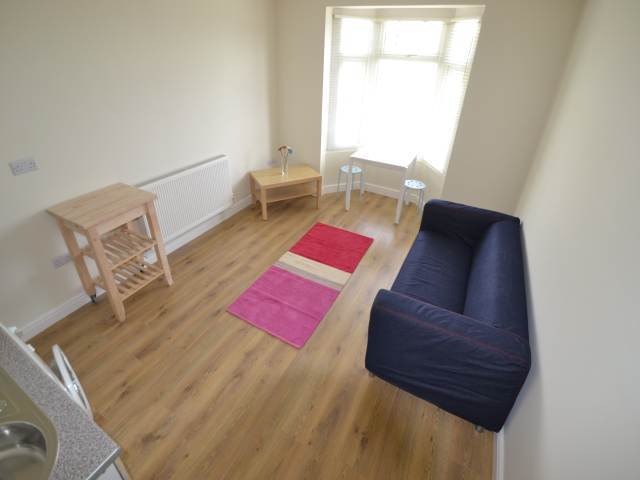  Image of 1 bedroom Flat to rent in Newport Road Cardiff CF24 at Cardiff  Roath, CF24 1RN