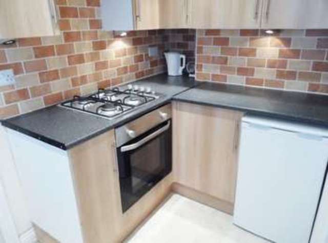  Image of 1 bedroom Flat to rent in North Road Ferndale CF43 at North Road  Ferndale, CF43 4RF