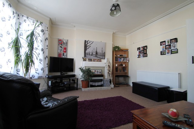  Image of 2 bedroom Detached house to rent in Northcourt Road Broadwater Worthing BN14 at Worthing, BN14 7DT