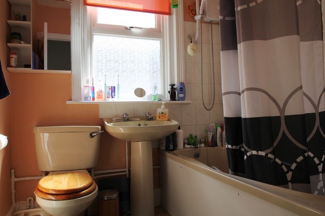  Image of 2 bedroom Detached house to rent in Northcourt Road Broadwater Worthing BN14 at Worthing, BN14 7DT