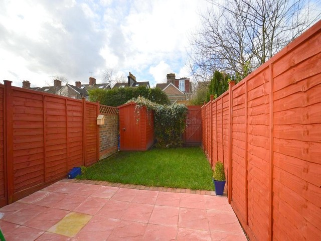  Image of 2 bedroom Detached house to rent in Northdown Terrace Dormans Park Road East Grinstead RH19 at East Grinstead, RH19 2EW