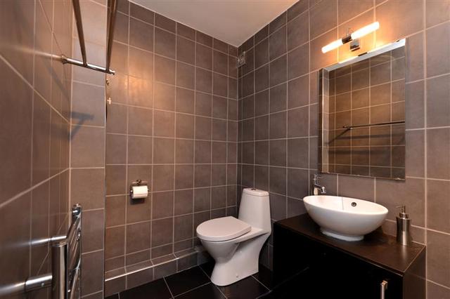  Image of 2 bedroom Property to rent in Crescent Road London N8 at Crescent Road  Crouch End, N8 8AS