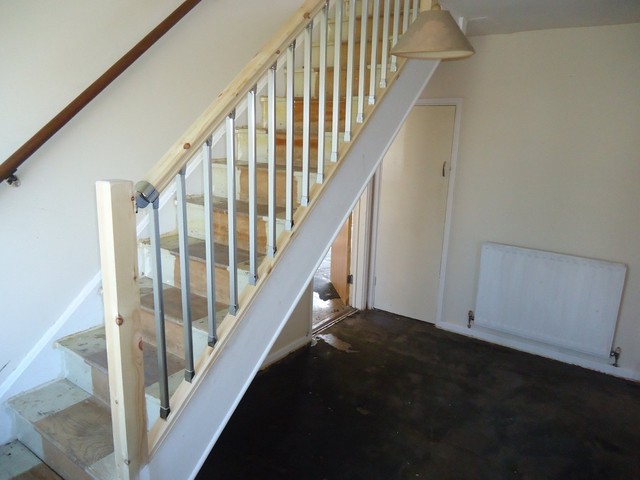  Image of 5 bedroom Semi-Detached house for sale in Oakshott Drive Havant PO9 at Oakshott Drive  West Leigh, PO9 5SN