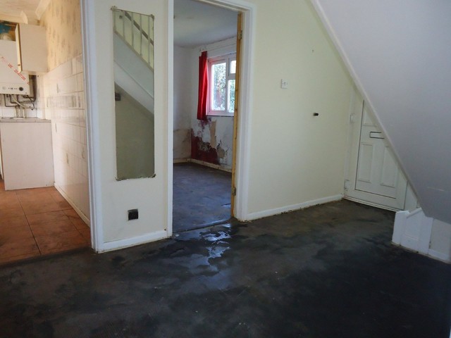  Image of 5 bedroom Semi-Detached house for sale in Oakshott Drive Havant PO9 at Oakshott Drive  West Leigh, PO9 5SN