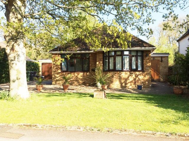  Image of 5 bedroom Detached house for sale in Oakwood Road Chandler