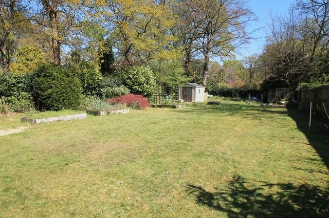  Image of 5 bedroom Detached house for sale in Oakwood Road Chandler
