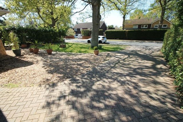  Image of 5 bedroom Detached house for sale in Oakwood Road Chandler