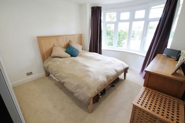  Image of 5 bedroom Detached house for sale in Oakwood Road Chandler