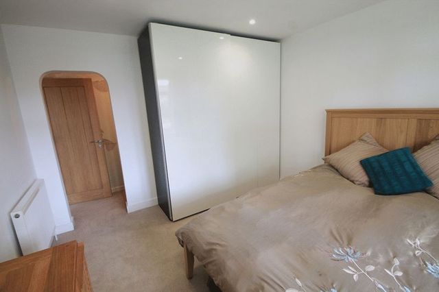 Image of 5 bedroom Detached house for sale in Oakwood Road Chandler