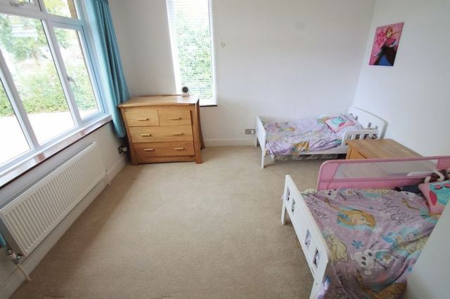  Image of 5 bedroom Detached house for sale in Oakwood Road Chandler