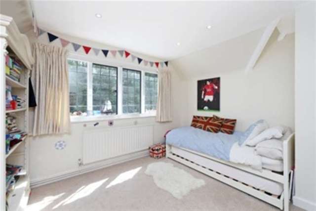  Image of 4 bedroom Detached house to rent in Old Avenue St. Georges Hill Weybridge KT13 at Weybridge, KT13 0QB