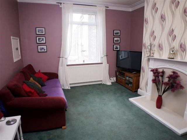  Image of 4 bedroom Terraced house for sale in Old Road Stanningley Pudsey LS28 at Farsley  Farsley, LS28 6BQ