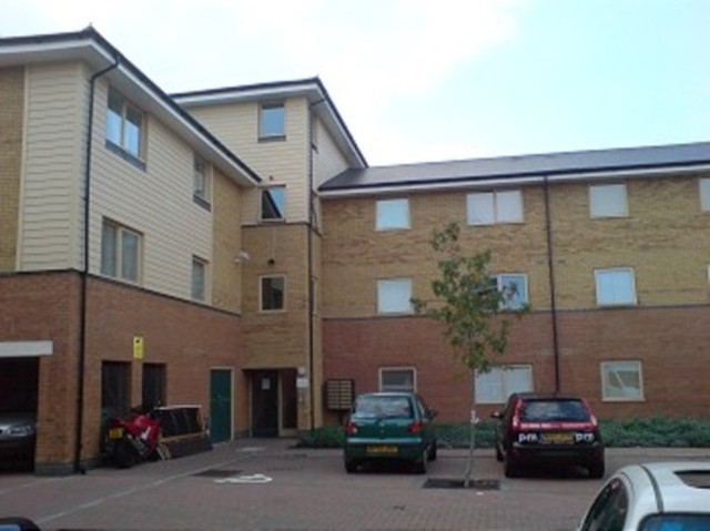  Image of 2 bedroom Flat to rent in Orton Grove Enfield EN1 at Orton Grove Melling Drive Enfield Town, EN1 4UE