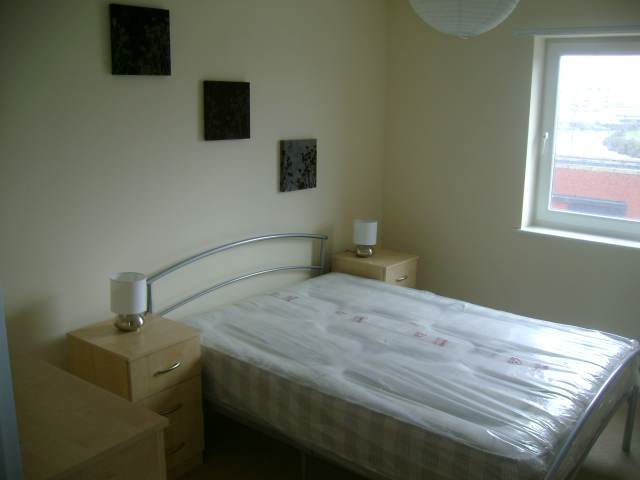  Image of 1 bedroom Flat to rent in Overstone Court Cardiff CF10 at Butetown Cardiff Grangetown, CF10 5NU