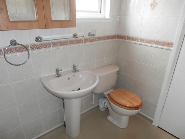  Image of 3 bedroom Bungalow to rent in Overton Crescent East Calder Livingston EH53 at East Calder West Lothian West Lothian, EH53 0RH