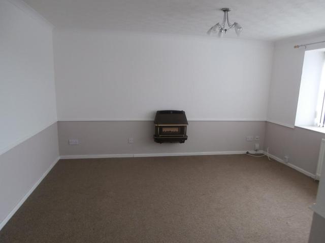  Image of 3 bedroom Bungalow to rent in Overton Crescent East Calder Livingston EH53 at East Calder West Lothian West Lothian, EH53 0RH
