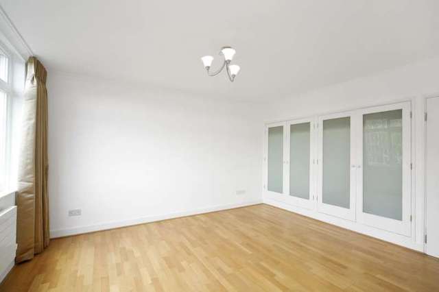  Image of 3 bedroom Property to rent in Park Close Ilchester Place London W14 at Park Close  London, W14 8NH